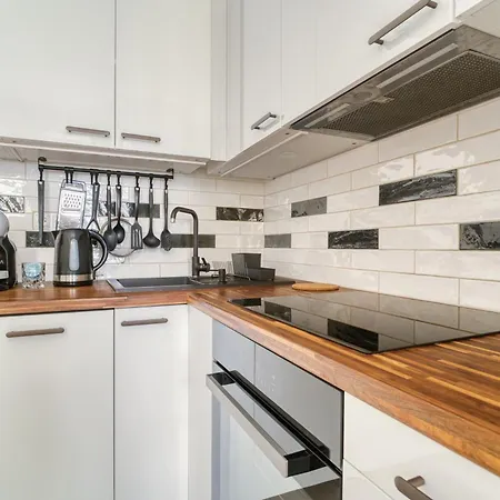 Fuegner's By Rentez Apartman *